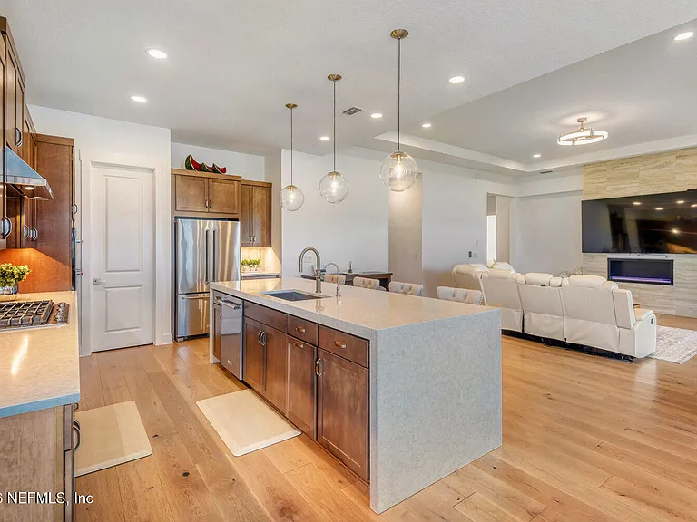 279 Bismarck Palm Rd — Photo 6