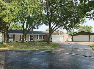 604 Skyline Ct, Fond Du Lac, WI 54935