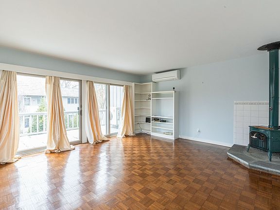 4th image of 18 Bridge St #2H