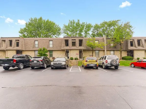 7407 W 102nd Ct, Overland Park, KS 66212