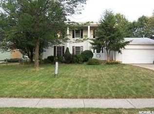 10135 Peachtree Dr, Strongsville, OH