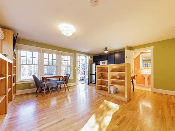 411 Norfolk St Unit 1F, Somerville, MA 02143