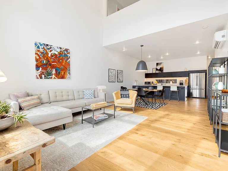 502 SE Tourmaline Mews — Photo 2