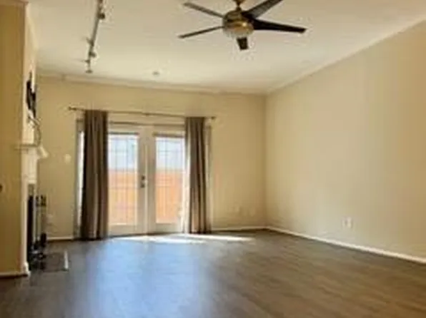 850 Threadneedle St APT 80, Houston, TX 77079