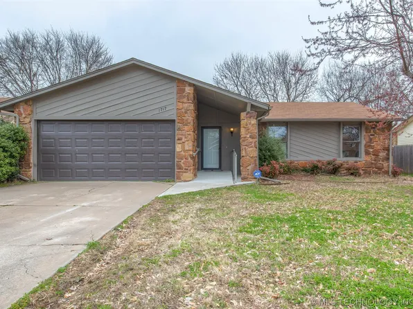 1717 N Desert Palm Ave, Broken Arrow, OK 74012