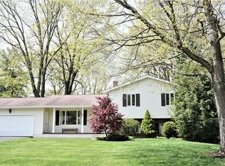 695 Senn Dr, Tallmadge, OH