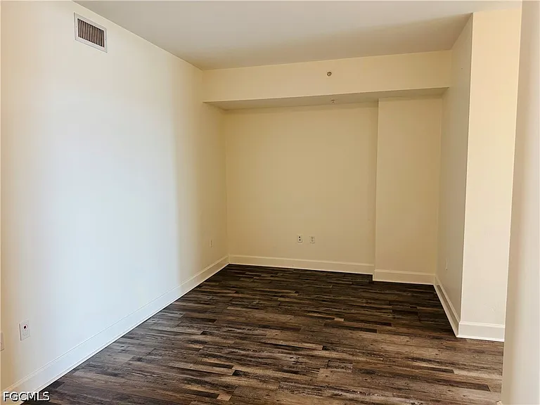 3000 Oasis Grand Blvd #903 — Photo 4