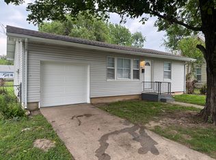 2427 W Olive St, Springfield, MO 65802