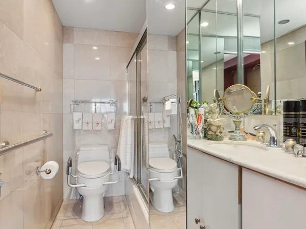 205 East 63rd Street 18C image 12 of 13