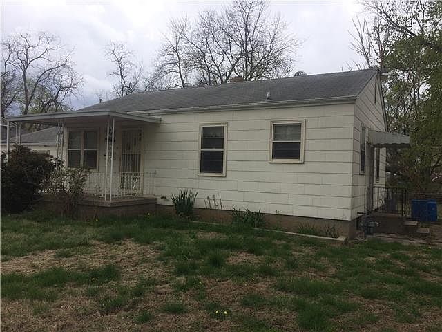 2nd image of 132 Topping Ave