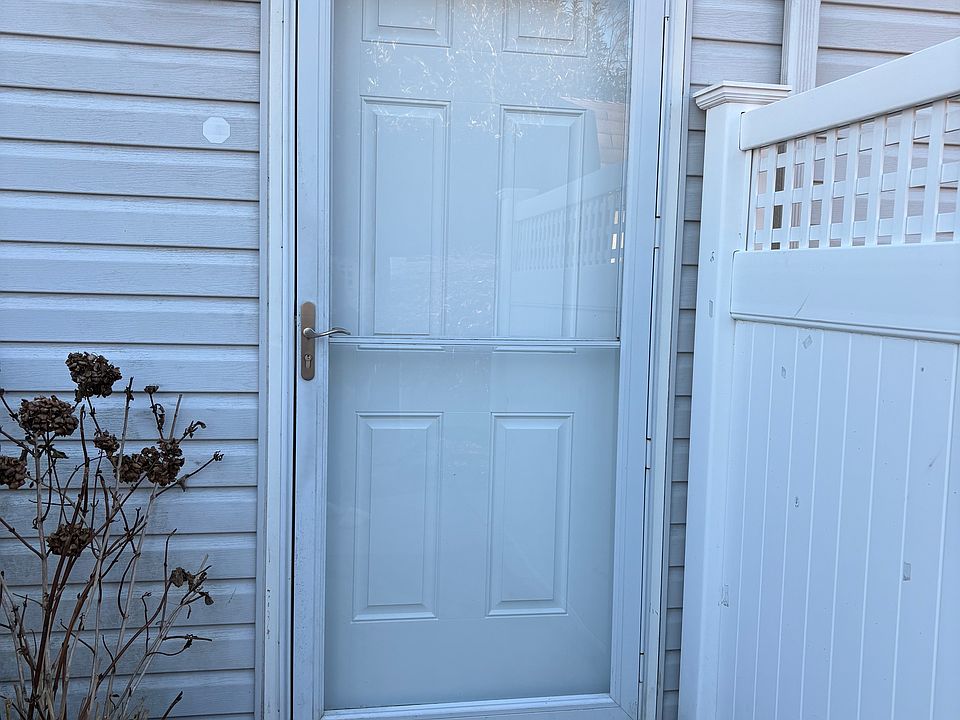 1st image of 18 Green Pl