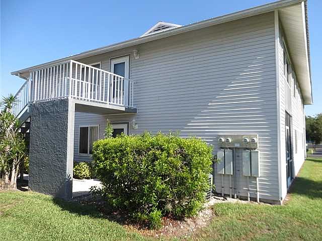 1st image of 115 SE Village Dr