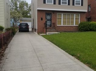 16915 Throckley Ave, Cleveland, OH 44128