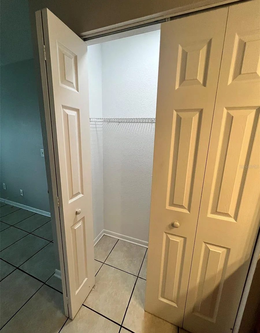 2 bed, 864 sqft, $1,425 — Photo 2