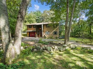 15 Circlewood Dr, Coventry, RI 02816