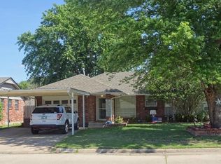 1013 NW 5th St, Moore, OK 73160