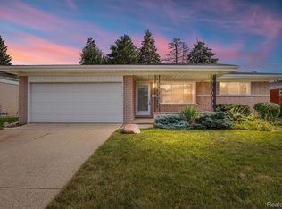 2448 Donna Ave, Warren, MI 48091