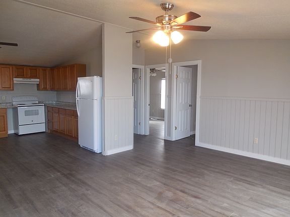 4th image of 405 Stagecoach Hill Dr