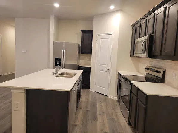 213 Rigging Ring Dr, Nevada, TX 75173