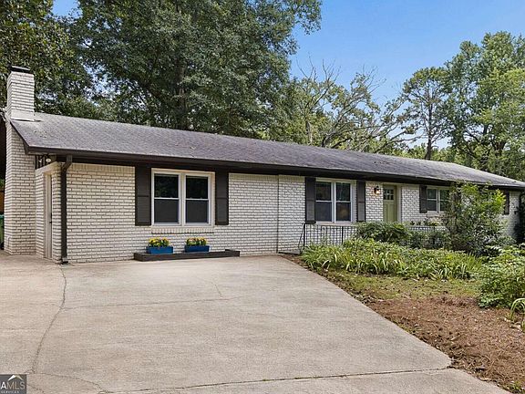 2nd image of 412 Derbyshire Dr