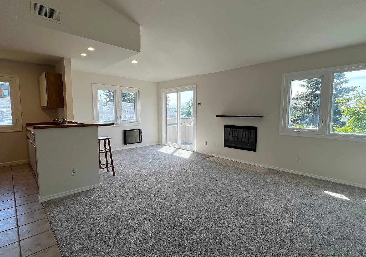 Lake Hood views! (2) Bed / (2) Bath Condo w/ Heated Garage Parking! — Photo 4