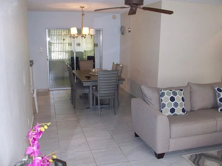 5039 NW 42nd St — Photo 16