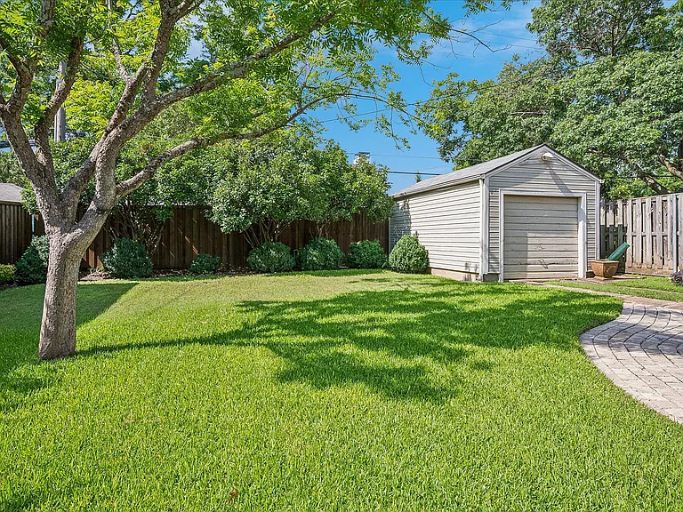 7038 Coronado Ave — Photo 16