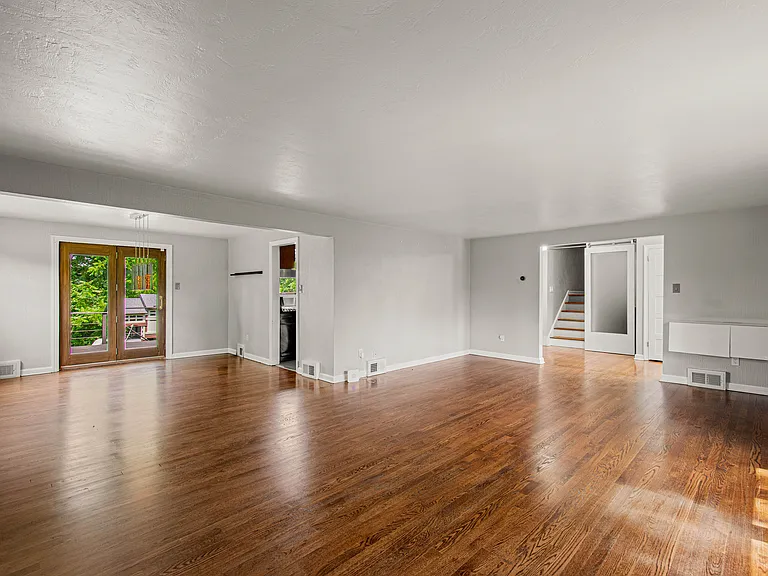 251 Franklin Dr — Photo 7