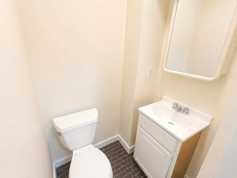 4 N Bleeker St #4 — Photo 21