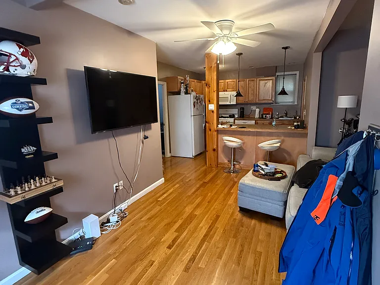 344 E 8th St #1 — Photo 6