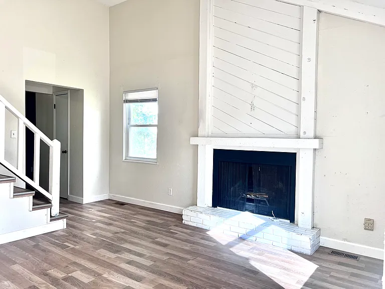1807 Andrea Dr — Photo 6