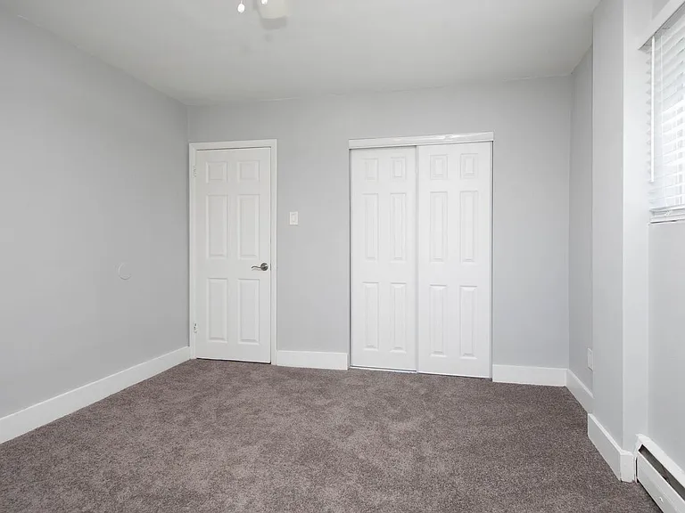 8th Street Apartments — Photo 5