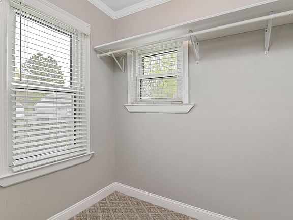 3rd image of 704 Wordsworth St #706