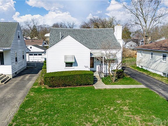 2nd image of 2621 Delmonte Ave