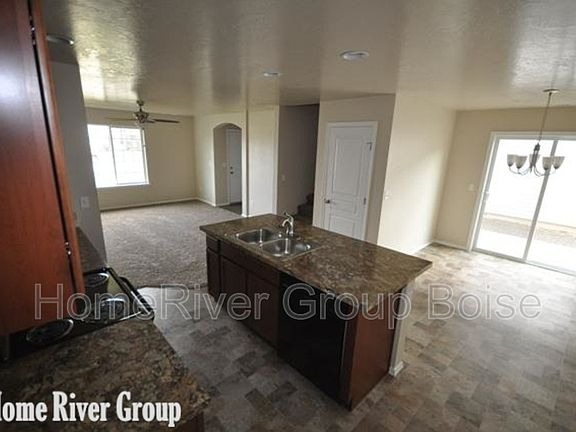 4th image of 4265 S Overhill Way