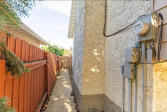 153 Woodvale Road West NW — Photo 25