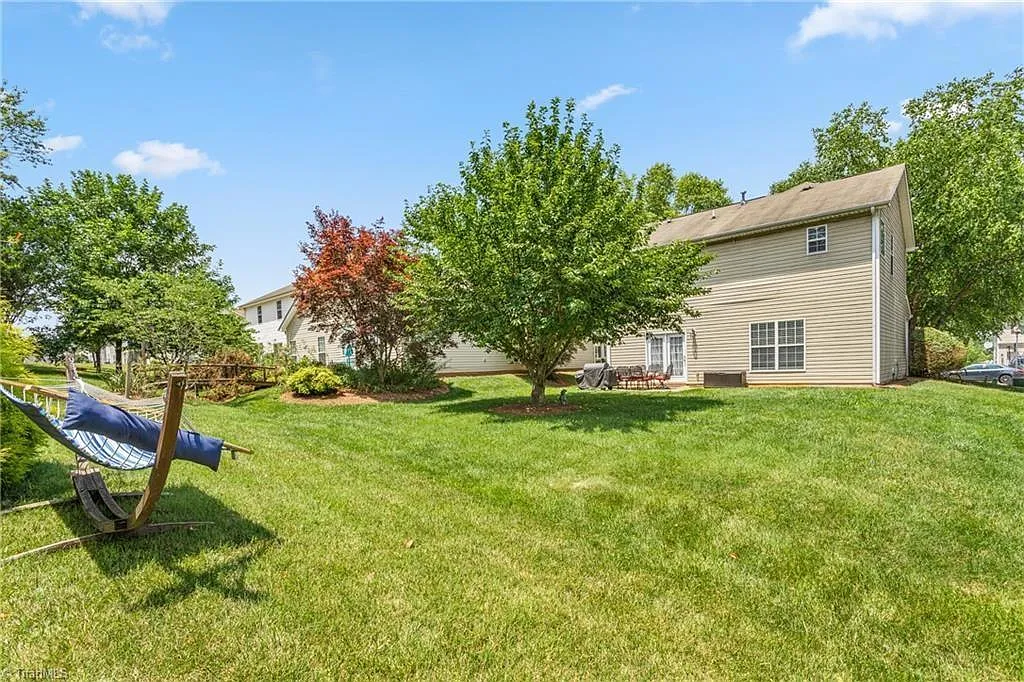 3 bed, 2.5 bath, 1698 sqft, $2,199 — Photo 4