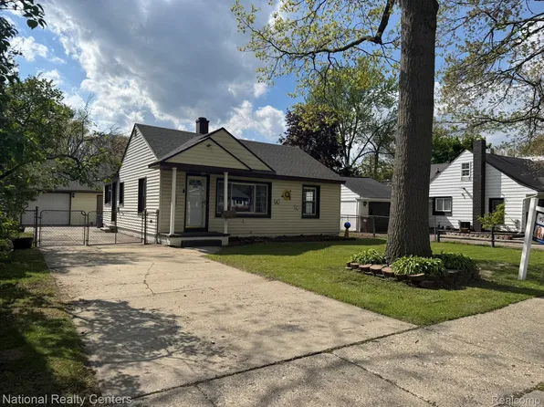 5036 Moore St, Wayne, MI 48184