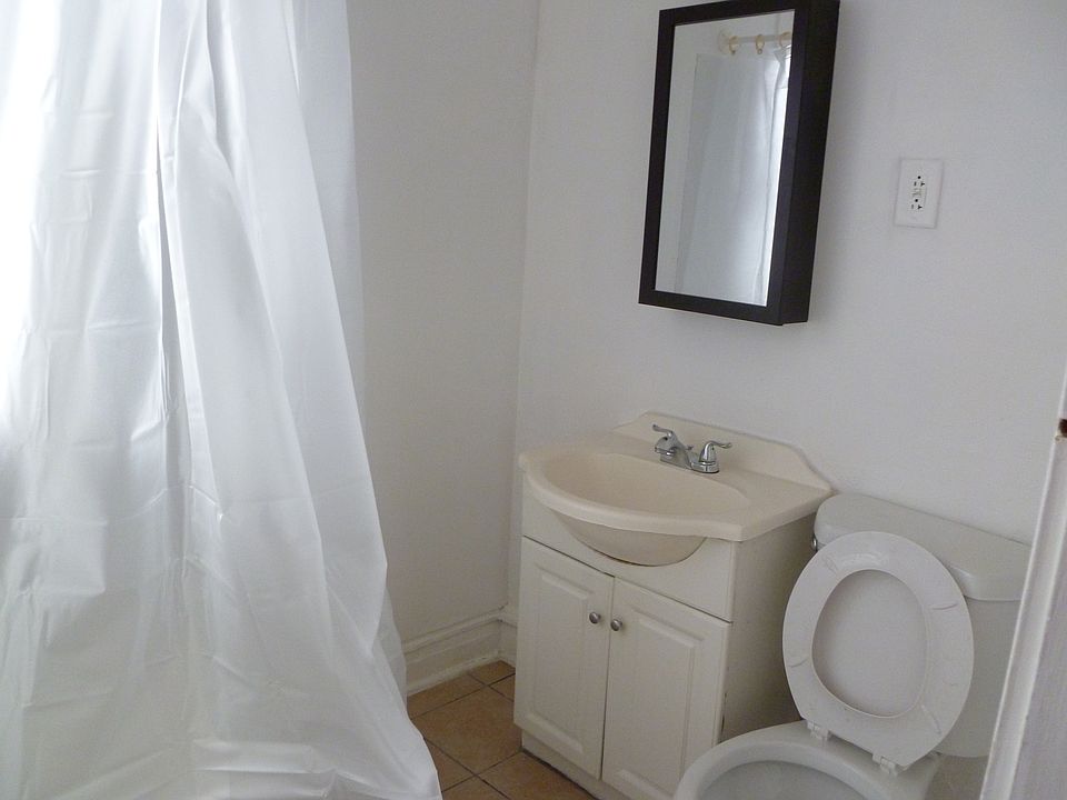 2nd image of 5820 W Arthington St #2