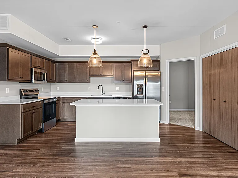 Madison Ave Condos — Photo 12