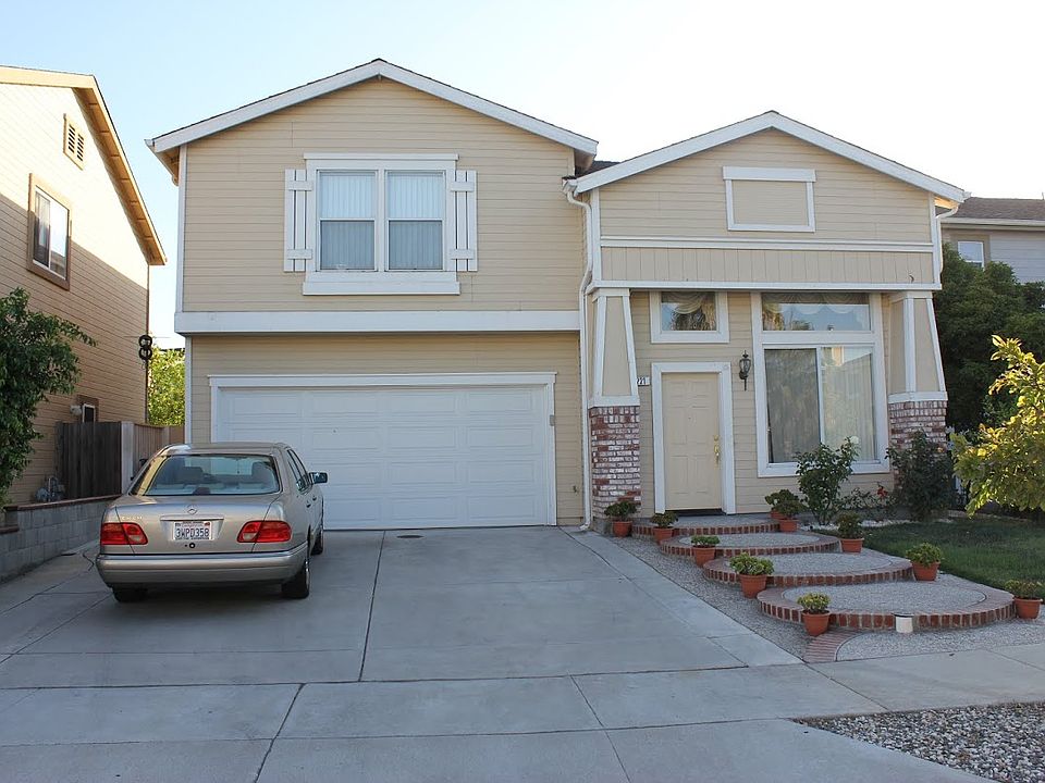 1st image of 221 Cannikin Ct