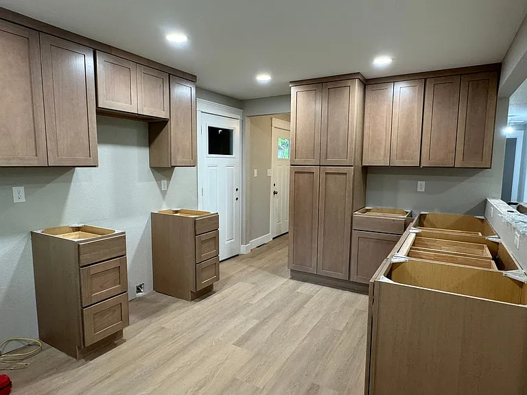 3033 Dickens Ave — Photo 5