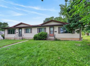 417-419 Jackson St, Genoa, IL 60135