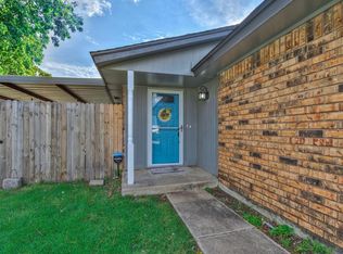 1121 SW 20th St, Moore, OK 73170