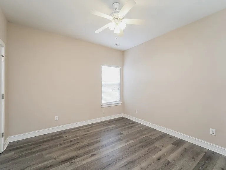 8607 Castle Cliff Dr — Photo 13