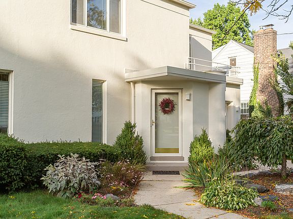 2nd image of 2117 Academy Dr NE