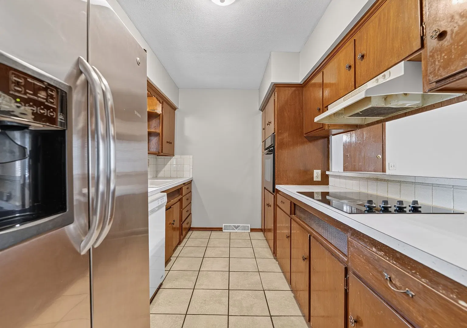 8029 E Dresden Ln — Photo 2