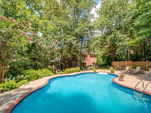 3rd image of 1116 Temple Ridge Ct