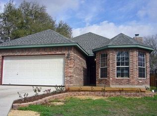 1007 Proctor St, Lockhart, TX 78644