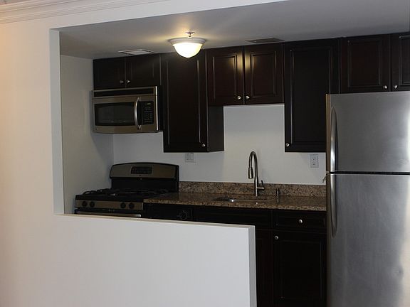 2nd image of 14116 84th Dr #1B
